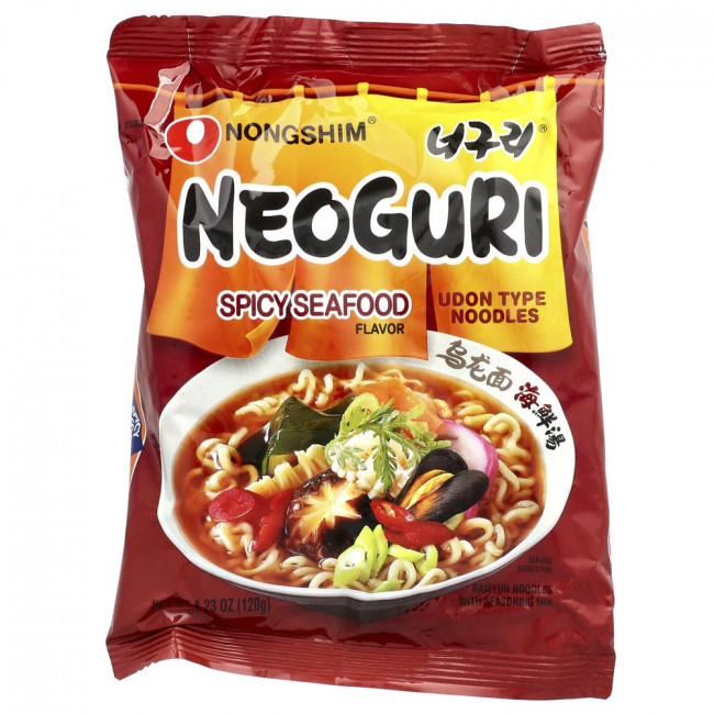 Лапша быстрого приготовления Nongshim Neoguri, типа удон, с острыми морепродуктами, 4 упаковки по 120 г каждая.